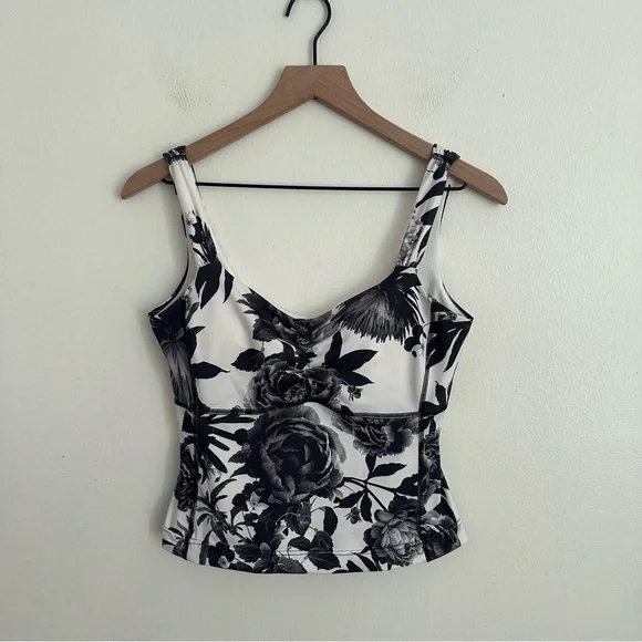 Lululemon Bra Top Tank Black White Floral Stretch Training Women’s size 8 EUC - Picture 1 of 4
